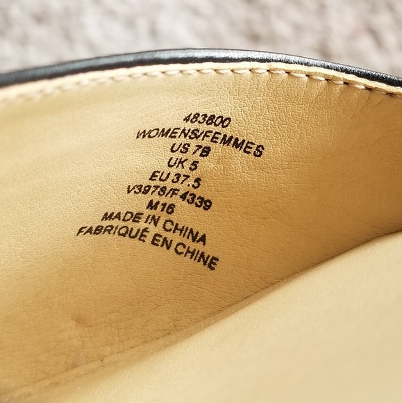 Lands End Stylish Flats - Picture 4 of 4